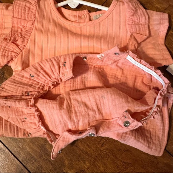 Disney Baby peach one piece romper - 12 months - Picture 7 of 10
